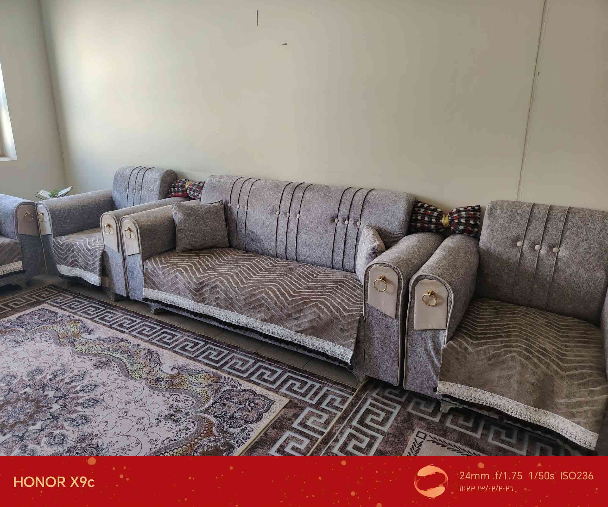 تخم 8 مقاعد استعمال شهرين فقط للبيع 225 بي مجال بسيط.


**إذا كنت صاحب هذا الإعلان وتريد حذفه لأي سبب، رجاءا أرسل رسالة إلى الدعم الفني**