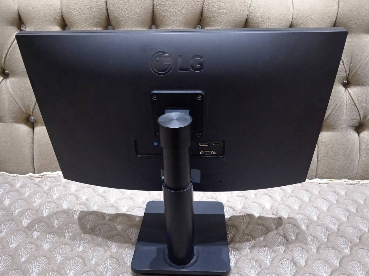 شاشه للبيع ***********
