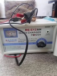 شاحنه صيني باب اول   جديده غير مستعمله   السعر 25 الف 07731284233