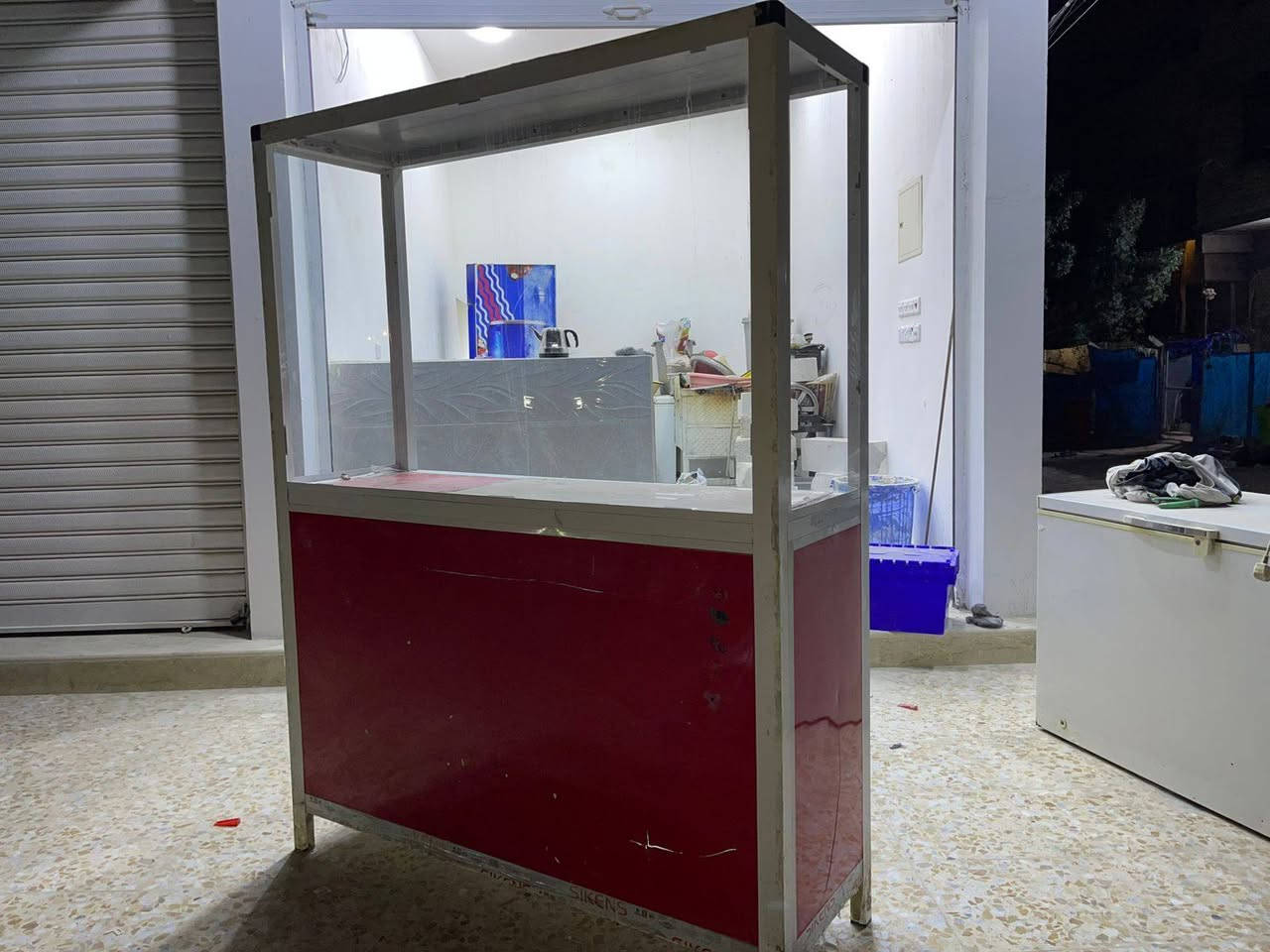 للبيع العنوان الرئاسة شارع عشرين ***********
