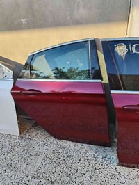 أبواب سي ٢٠٠ • ماروني وابيض • قطع غيار داخلية