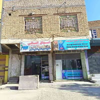 سوق الشيوخ • محلتين • شقة ٨٠م