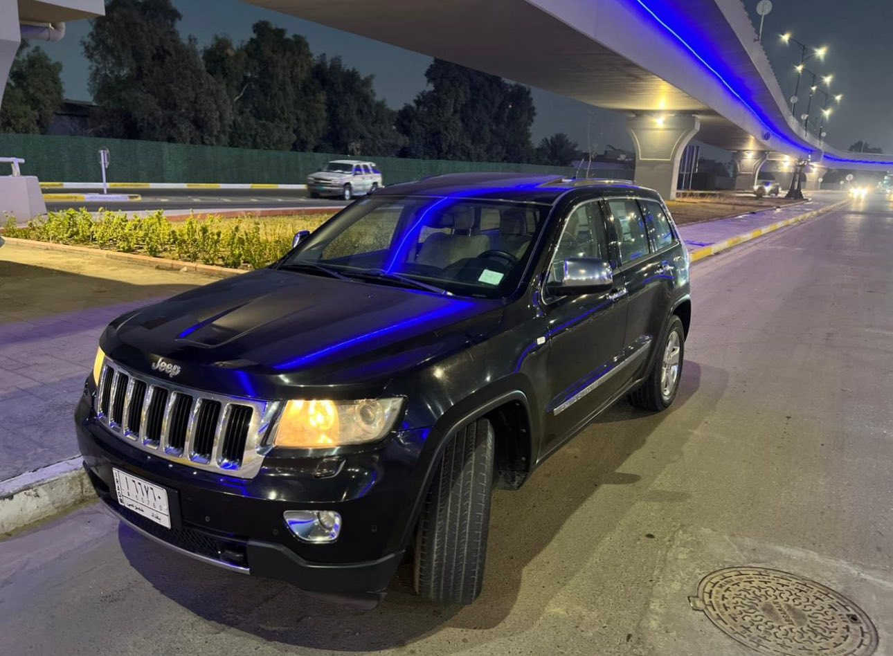 جيب موديل 13 خليجي لمتدد فول مواصفات محرك 6 سلندر مكفوله كفاله عامه لا ضربه ولا بارد ولا حار ولا صبغ ولا كلشي مكفول محرك وكير السبير مانازل من سياره ماشيه 140 كيلو الداخل بيجي ومغلفي حته لا يتوصخ بنروما عل طول سياره هي فول بعد رقم بغداد ورقم هم مرتب مكاني بغداد كاضميه سعر 185 للاستفسار ***********
