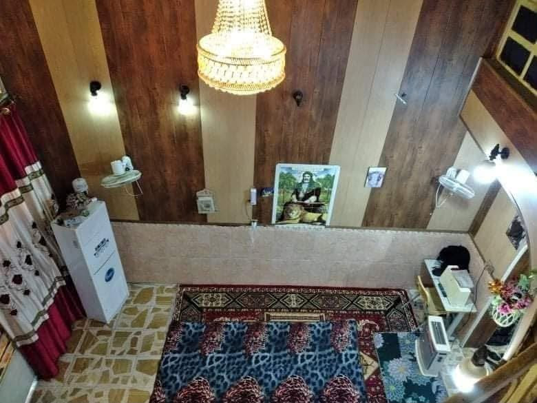 بيت للبيع مدينة الصدر قطاع61 مقابل مركز الكرامة
المساحة/144متر
الطابق الاول/صالة واستقبال وحمام ومطبخ وغرفة وحوش وصحيات2
الطابق الثاني/3غرف وحمام وتواليت مشترك
.
.
.
سعر : 250 قابل للتفاوض 
.
للاستفسا: *********** يوجد واتساب
