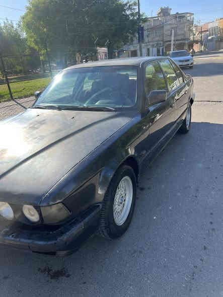 السلام عليكم BMW735 للبيع موديل 1993 اصل محرك 35 مفتوح بدون تبخير او صرف كير خير من الله تبريد شغال تخم تاير صدر جديد كهربائيات كاملة فتحة سلايت رقم انكليزي بأسمي شرط التحويل  المكان بغداد السعر 50 وبيها مجال ***********
