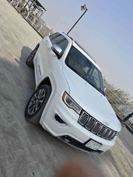 السلام عليكم 
جيب اوفرلاند موديل 2018  فول الفول لون صدفي 
مواصفات السياره، 
1- محرك 6 سلندر 3600، صالنصه عدد ثنين
2-رقم بصرة بااسمي
3-فتحه بانوراما، 
4-كشنات جلد بيجي تدفئه تبريد، كشنات خلفيه تدفئه 
5-كشنات اماميه فول تحكم كهرباء+خرن 
6-ستيرن تدفئه+ ستيرن كهرباء+ شفتات
7-دشبول خياط بلادي اصلي 
8-جكات
9-اربع وضعيات للقياده 
10-نظام صرف الوقود (ايكو)
11-مرآه جانبيه في حاله الرجوع للخلف+ هيتر 
12-لايتات لدات امامي خلفي+ منضمومه زنون بلادي
13-كامره خلفيه + حساس خلفي امامي 
14_ شاشه كبيره 
15- صندوك كهرباء 
16-تشغيل عن بعد 
17-هوكات امامي + خلفي
18- غرفته لون بيجي
19-باقي المواصفات المعروفه بالجيب اوفرلاند
محرك كير شرط 
السياره ماناقصها برغي ماتصرف عليها ربع
شرط بانزين عادي بدون ادوانز
السياره فقط تقرير قطرة ماداخللة والصور التقرير مرفقة 

مكانها البصرة   الاتصال ***********
السعر  خاص الخاص مفتوح
