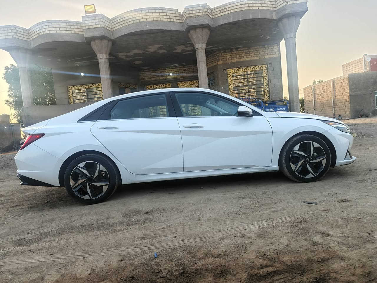 السلام عليكم للبيع
من رخصة الادمن
النترا وارد امريكي كلين 2023 لمتدد فول السياره حره ومرقمه كامله وهزه جديده
حادثها كلش حلو مرفق بالمنشور
يعني رصعه طفيفة بالبنيد راجع ع بارد
فول مواصفات فتحه 
١-بصمة تشغيل ابواب وصندوك. (بصمة ابواب لمس) 
٢- تبريد ثلج
٣-محرك 2000 دوش ماشيه 62
٤-كاميره  خلفية دوارة
٥-رادارات ( امامي جانبي خلفي ) مع مانع التصادم الامامي والجانبي والخلفي
٦-التحذير عند فتح الباب 
٧-تحكمات ستيرن 4 جهات 
٨-دشبول شاشة 4 وضعيات للعدادات
٩- 3 وضعيات قيادة ( عادي ، سبورت ، ذكي ) 
١٠- مثبت سرعة ذكي ( التحذير عند مغادرة المسار )
‏١١-Auto Hold حساس الازدحام
١٢-الهاند بريك بصمة
١٣-شاشة بلازمة حجم كبير لمس تدعم نظام الابل كار بلي والاندرويد اوتو بدون كيبل يربط التلفون واير ليس و GPS  
١٤-شحن واير ليس 
١٥-ويل كب ١٧ مميز اصلي
١٦-نظام الصوت Bose
١٧-تشغيل عن بعُد 
١٨-اضواء ترحيب عند الاقتراب 
١٩-تدفئة بالكشنات
٢٠- كير اوتماتيك و S عادي
٢١-تحديد مسار وقيادة ذاتية  ورادار امامي 
٢٢- مانع انزلاق
السعر 185$ورقة بهة مجال العنوان بابل 
الاستفسار والاتصال ***********
