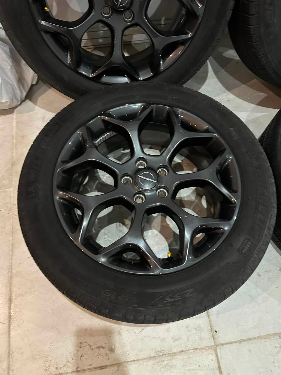 فور ويل اصلي ١٩ 
***********
