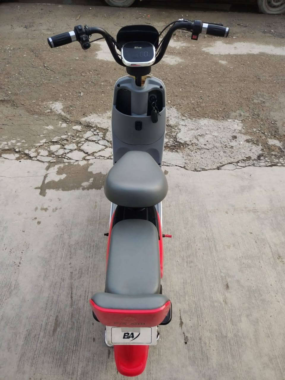 السلام عليكم دراجه شحن حجم 14 نضفه استخدام قليل
كامله كل نقص مابيه شاحنه اصليه بصمع وسويج 
السعر 250وبيه مجال 
بغداد 
***********
