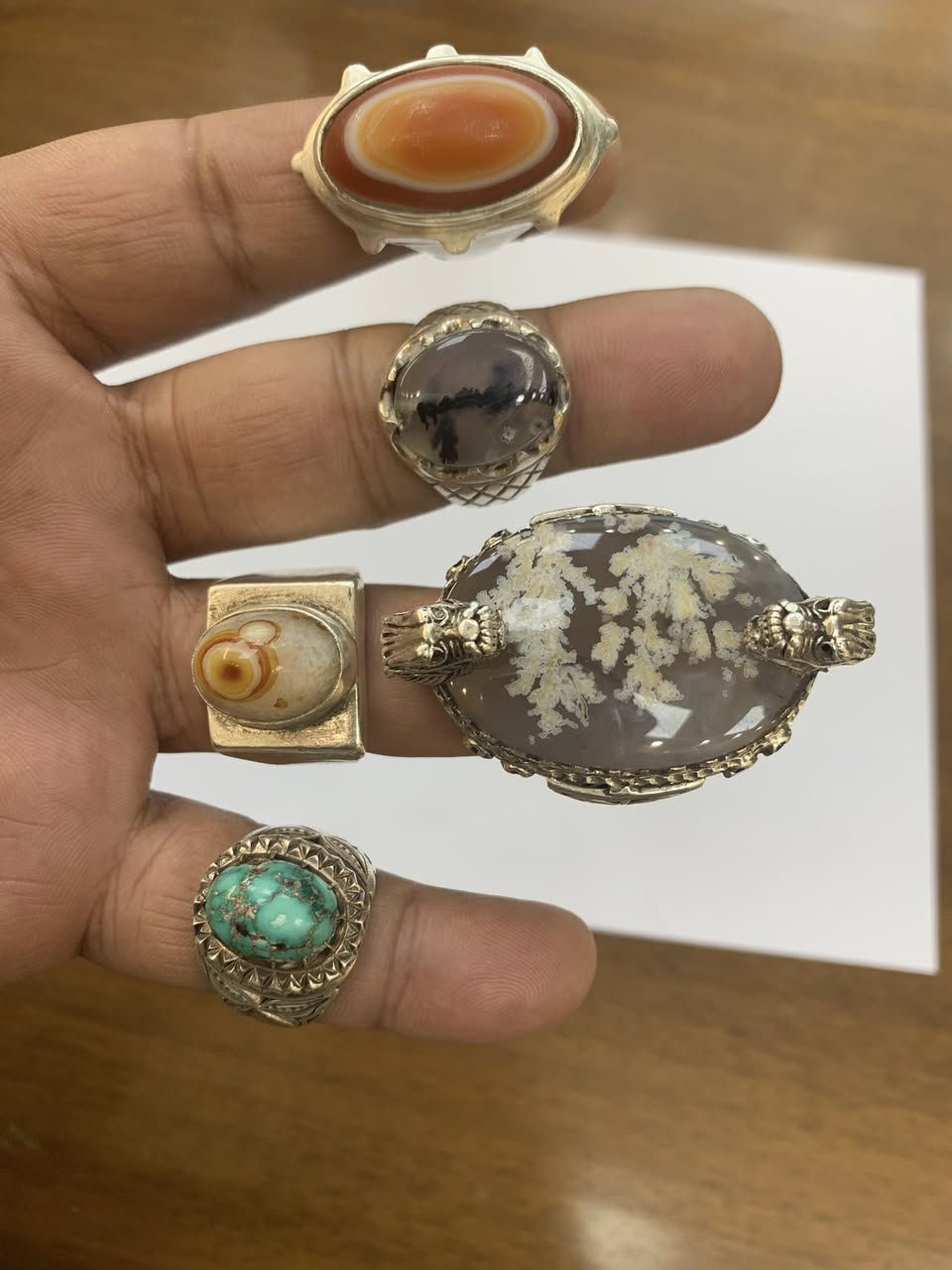 محابس فضه وزن ثقيل 5 قطع البيع بسعر مناسب الاستفسار الاتصال او خاص على رقم ***********
