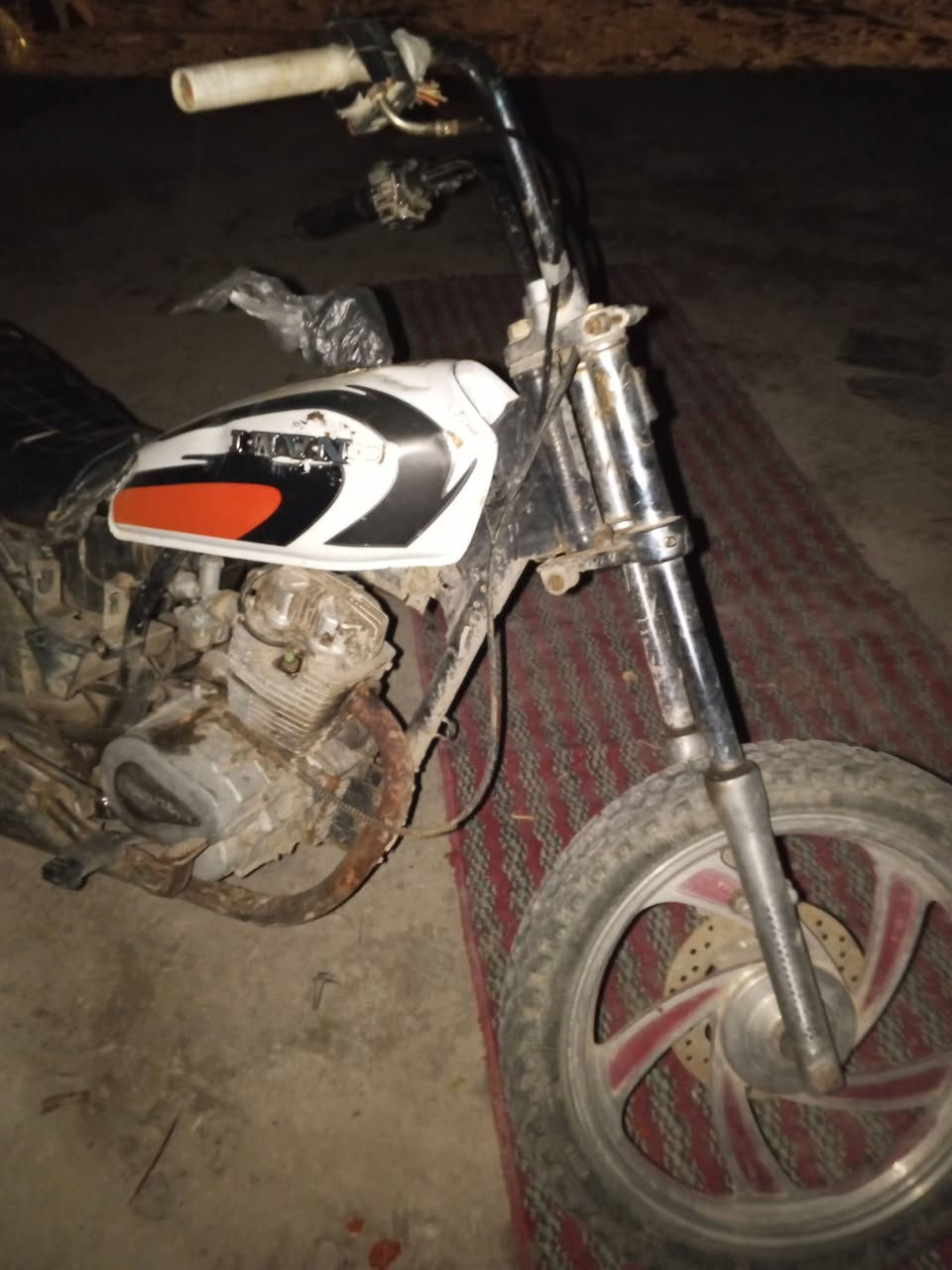 ب200جونده بدون
‏‪***********‬‏
