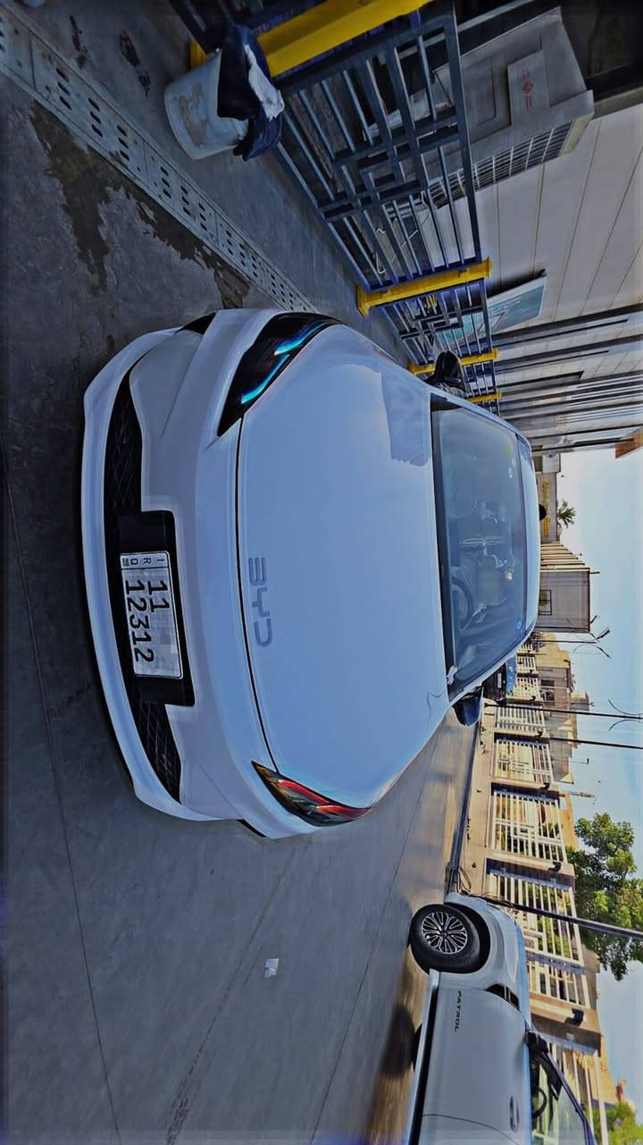 🔋 المحرك والتقنيات
• محرك 1500cc اقتصادي (Hybrid + Electric + Petrol)
 • تبريد أمامي وخلفي قطعتين
 • كير كرستاله
.داخل ابيض ملكي
 • بصمة  + كارت دخول ذكي
 • شاشة وسطية
 • كامرة خلفية
 • حساس خلفي 
💡 الإضاءة والتصميم
 • لايت زنون
 • بك لايت LED
 • ويل اسود مات 
 • داخل جلد لون أبيض
 • تحكم مقود جانبين
الملحقات :-   + كارت + شاحن + مثلث   + فوم 

((السعر 20مليون و٢٠٠ بيها مجال قليل حك الجية 
مكاني بغداد الدورة
***********
ماشية ٧٠٠٠
شادلها انارة محيطية
