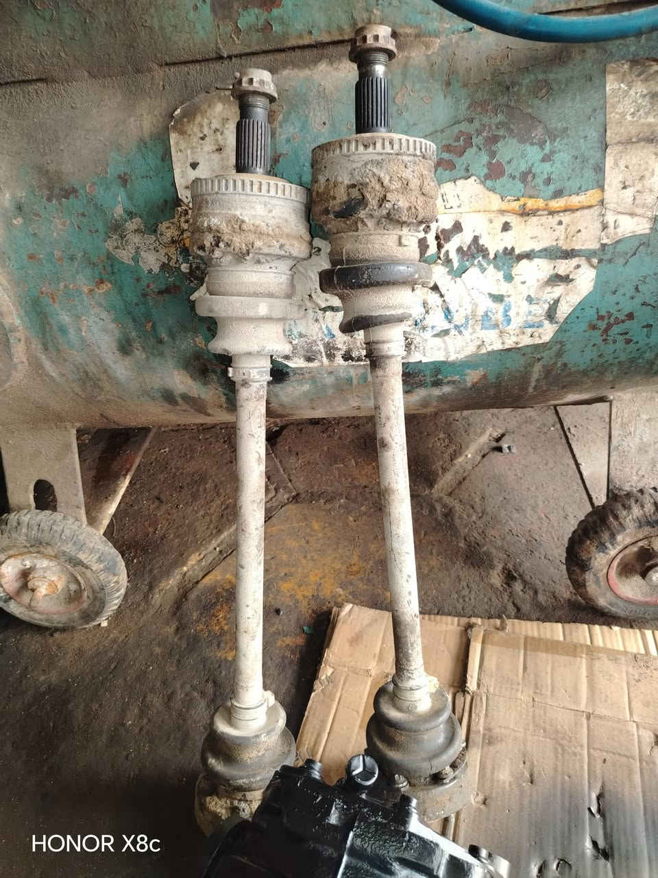 سلام عليكم ورحمة الله رمضان مبارك عليكم موجود اكسن مارسدس ام عيون موديل 2000 مع الدرايمان مستعمل اخو الجديد السعر 150 وبي مجال الي يحتاجة يراسلني


**إذا كنت صاحب هذا الإعلان وتريد حذفه لأي سبب، رجاءا أرسل رسالة إلى الدعم الفني**