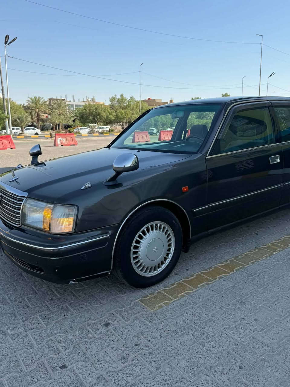 سلام عليكم راس الثور تكم لبيع فول 5 دكم كرسي كهرباء كشن ابو الولد فول سياره مدفوع كمركها وكامله باقيه ع الرقم مكان النجف ***********السعر 100 وبيه مجال مراوس عادي
