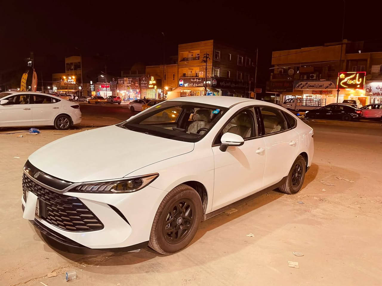 Byd موديل 2025 للبيع فقط كفاله عامه من اي شي رقم بغداد مميز داخل لون بيجي مغلفه ارضيه وجنطه واظافه 
تغليف فايبر كلاس اسود وجوزي مطعم الابواب ودركه 
دشبول خلفي امامي ودشبول وسطي 
عداد كهرباء مع مكينه 2800الف
السعر 18400
بغداد
***********
