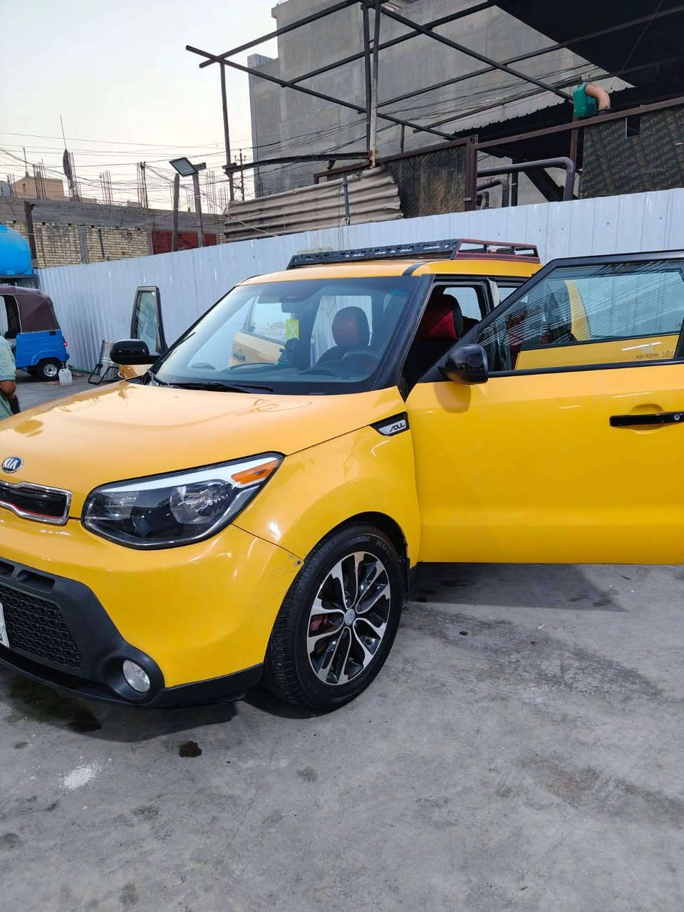 السلام عليكم
كيا صول م 2015
وارد امريكي 
ماشيه ١٧٠ الف
رقم بغداد انكليزي 
بسمي 
محرك ١٦٠٠
سياره مابيها نقص كامله 
تخم تاير 
عنواني بغداد
السعر ١٠٥ وبيها مجال
***********
