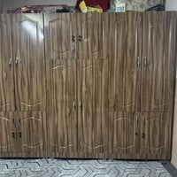 کانتۆری شەش دەرگای دار بۆ فرۆشتن. زۆر پاک و بێ عەیبە، ڕەنگی قاوەیی نرخ...