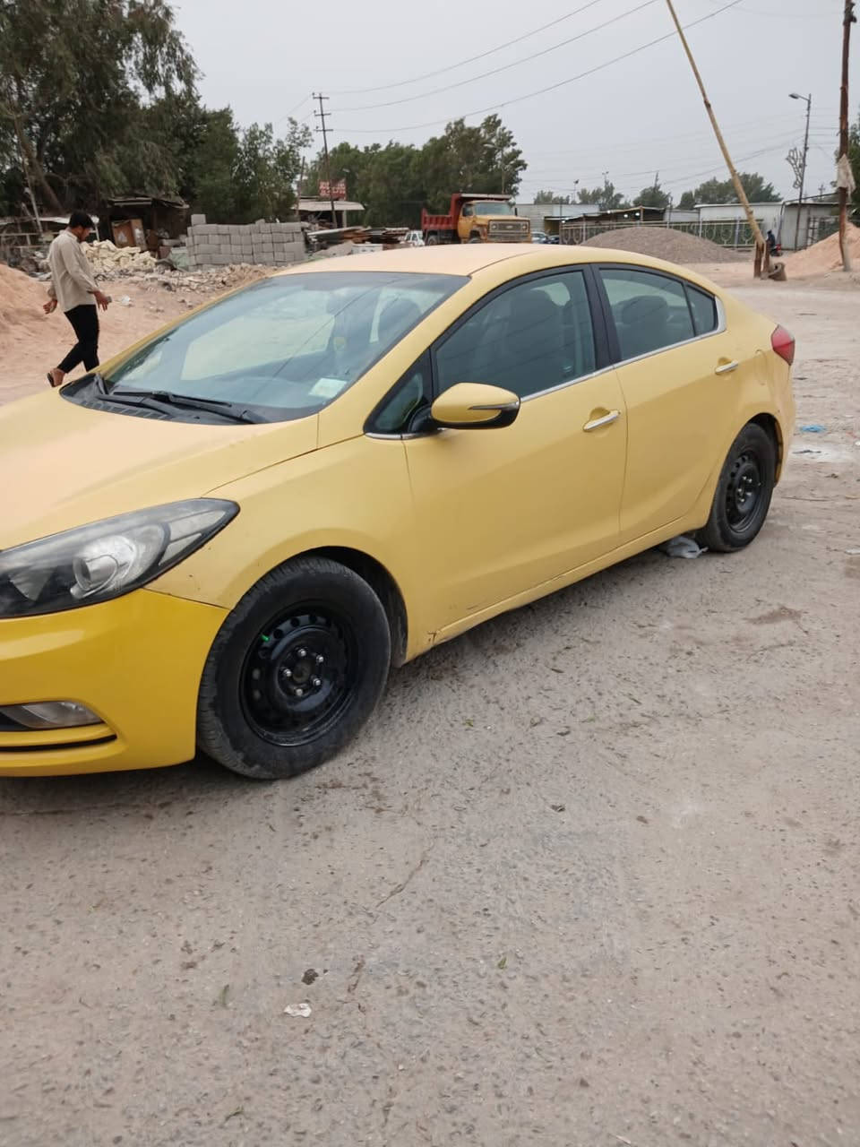 للبيع فورتي15 حادثه رصعه بجنطه السعر 93 وبيه مجال ملاحظه السياره بيه صوط خفيف بالمكينه مكان السياره بغداد الشعله ‭0770 557 9260‬
