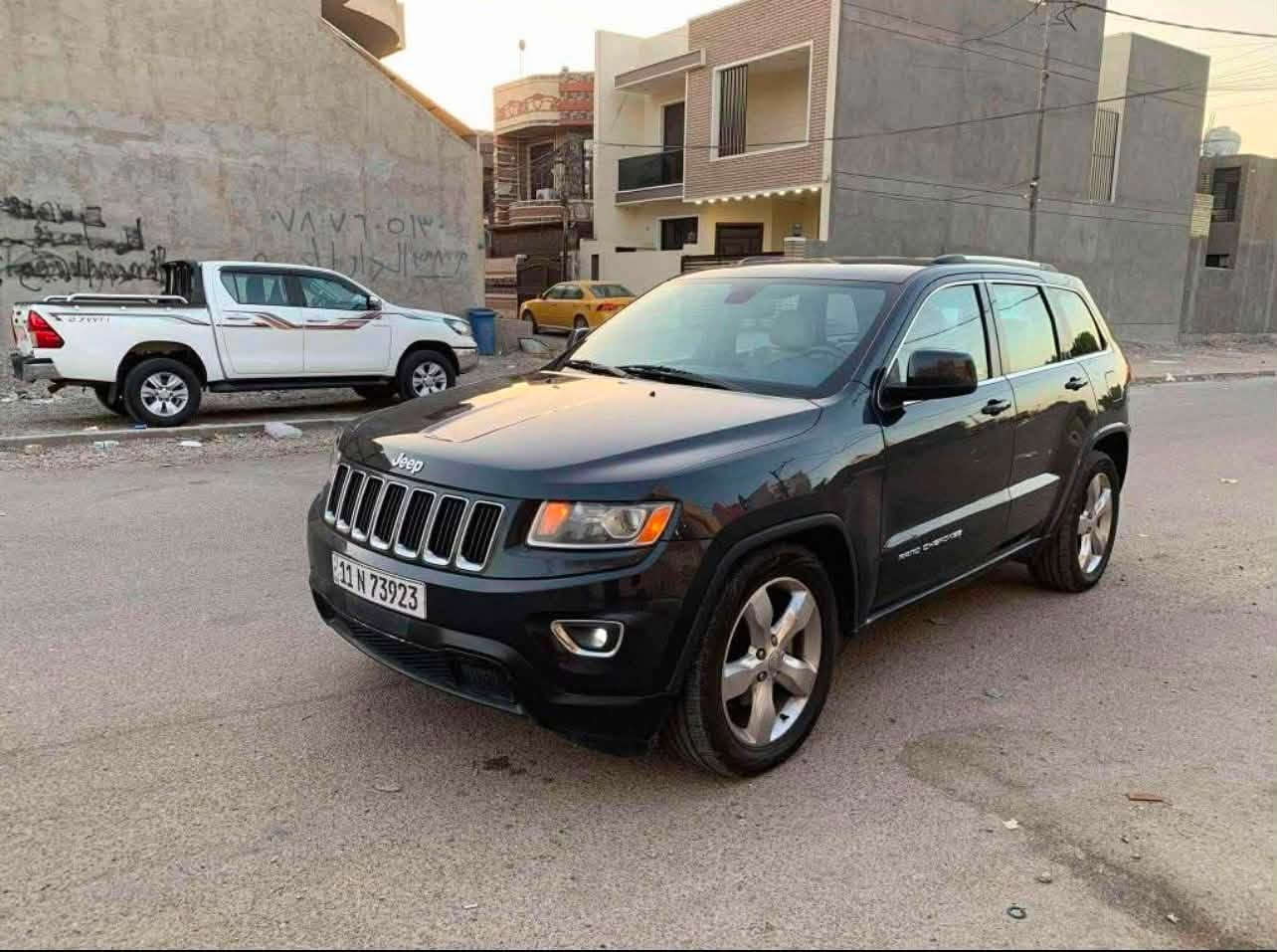 السلام عليكم بيع سريع وومستعجل والشراي يجي خاص وبالعافيه ع الياخذهة 
جيب شيروكي موديل ٢٠١٤ المرغوب بانزين عادي ومحسن السياره جديده صدر امامي خلفي تخم تاير جديد مابيهة اي نقص كير مكينه كفاله داخل ملكي شاشه كبيره تحكم ستيرن بصمه ابواب وبصمه تشغيل السياره بدون حادث ولا ارباك بجم كبس الشراي يتصل وراح يعرف السعر  رقم الهاتف وبي واتساب 

***********
