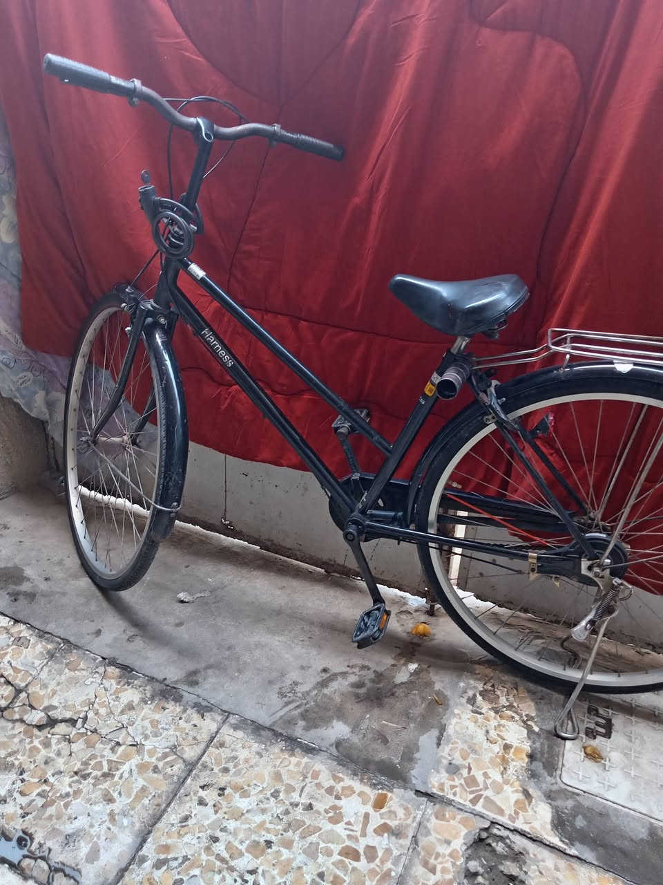 سلام عليكم باسكل للبيع نوع ياباني اصلي سعر 50 قفل ما ابي عطل بس تاير ورا ابنجر مكان  مكان بياع مقابل تقاطع درويش الاعلام المو شراي لا يراسلني رقم َ*********** او مراسله الحساب
