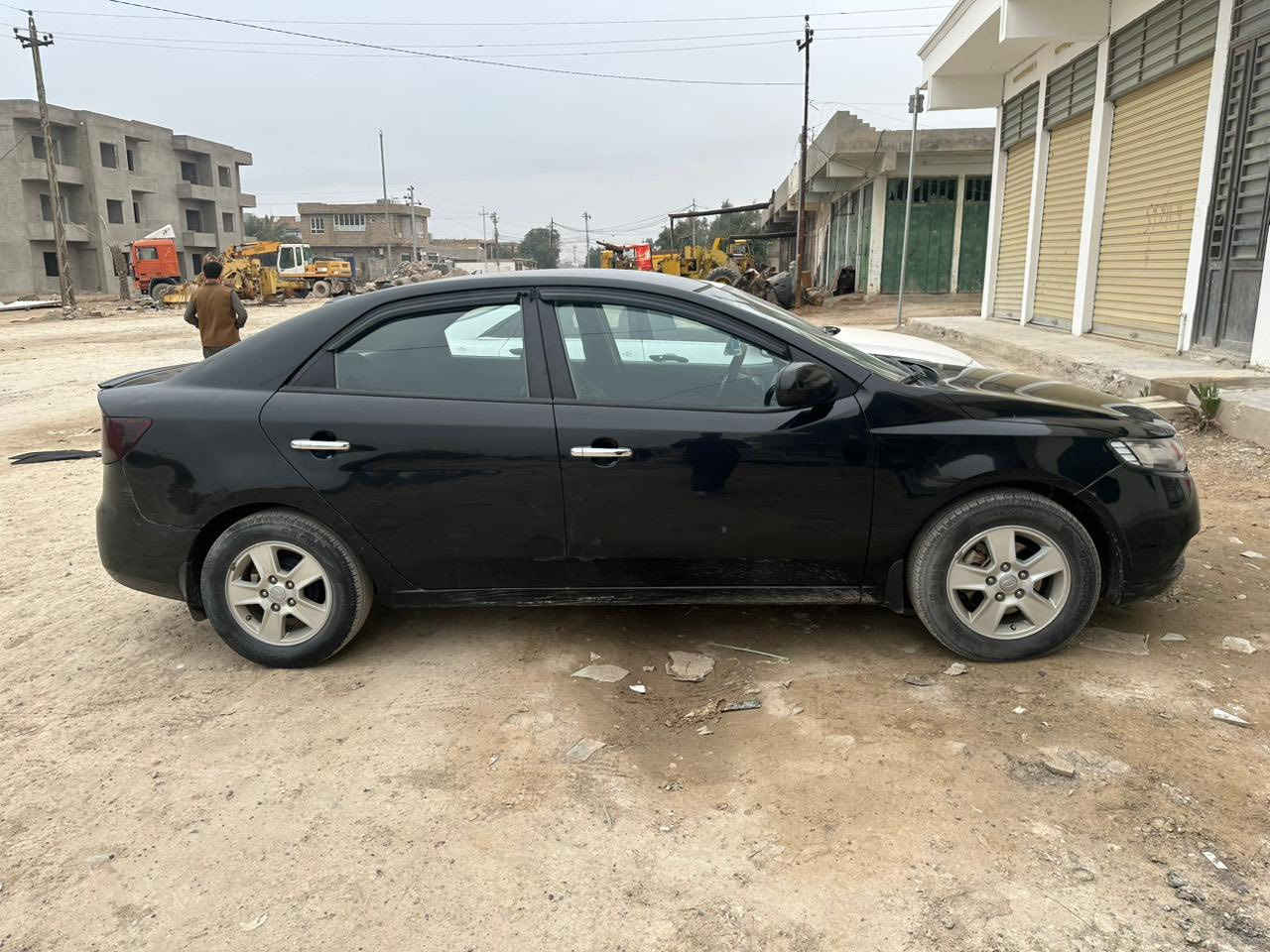 السلام عليكم
سيراتو 2013 
رقم سليمانيه 
محرك 16..  
كيرتوماتيك .. خير من الله
كامره شاشه تحكم سيرن  
سنويه جديده
بيها جاملغ خلفي  .. 
بيها محلاحظات بسيطه 
مكان السياره صلاح الدين سامراء..
سعر 87$.. 

***********
