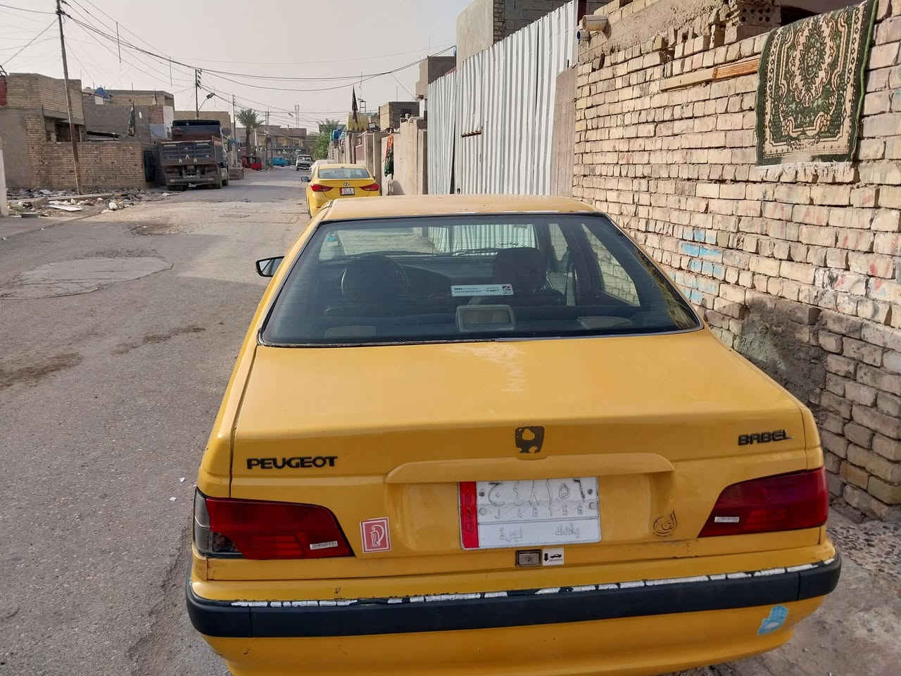 سلام عليكم سياره بيجو بارس مديل ١٥سياره نضيفه كير ومكينه جديد حداديه جديد مصفر هيه تبريد شغال سياره جهزه رقم بغداد تحويل ثاني اليوم  مكاني بغداد مدينه الصدر سعر 40بيه مجال حك جيه رقم ***********
