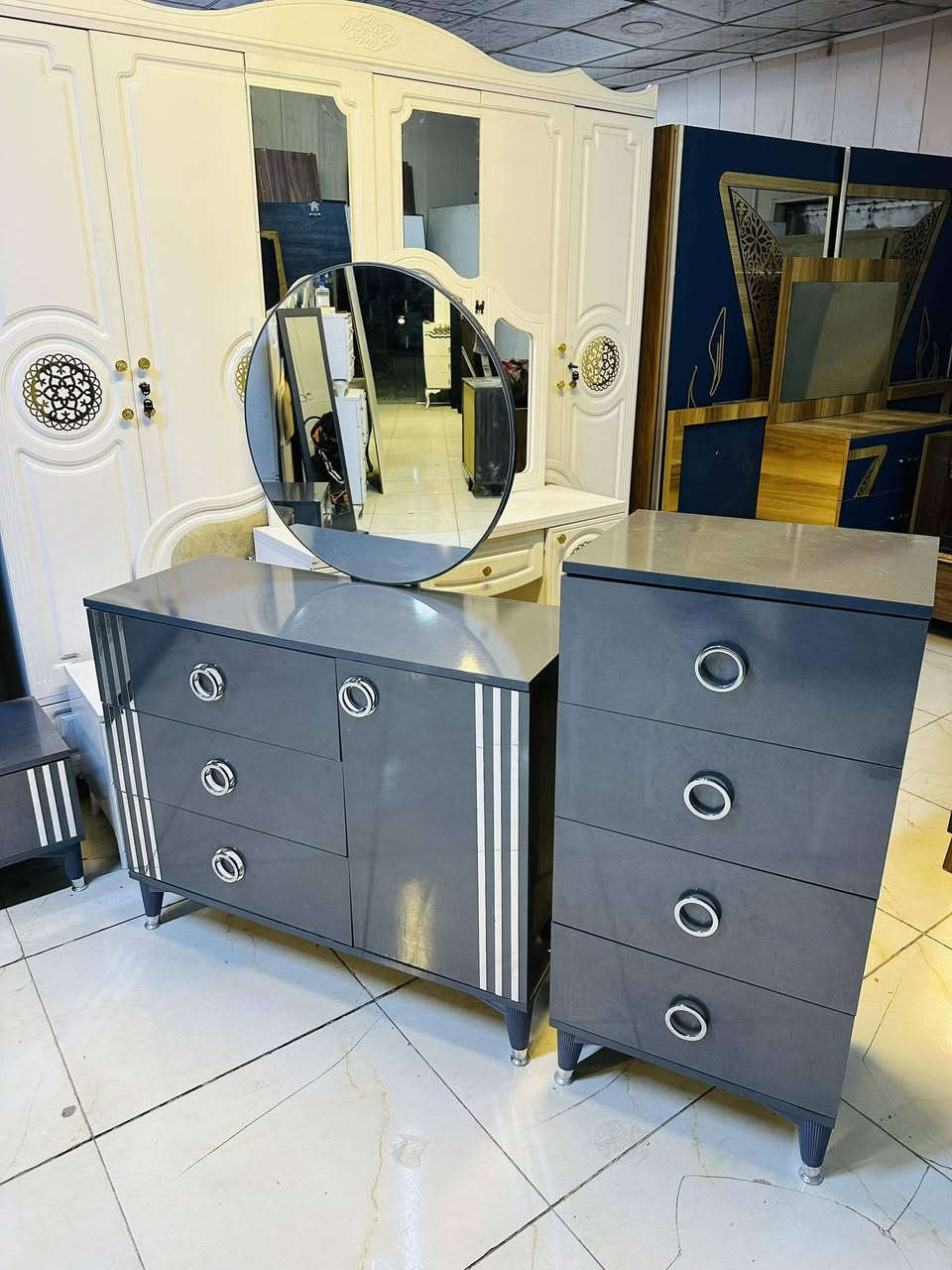 غرفه تركي مستخدمه 🛠️
غرفه ماركه 8قطع 🔥
غرفه نضيفه مثل بل صور ✨ 
غرفه ول توصيل وشد700فقط 😍✔️


**إذا كنت صاحب هذا الإعلان وتريد حذفه لأي سبب، رجاءا أرسل رسالة إلى الدعم الفني**