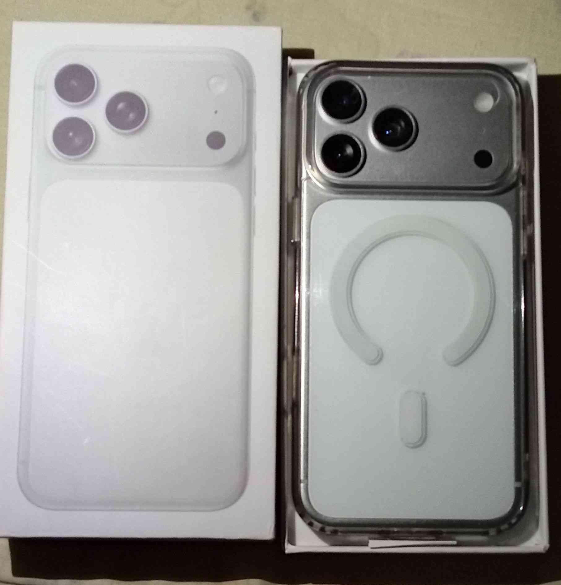 السلام عليكم 
ايفون كوبي 17 بروماكس درجه اولى للبيع بسعر ١60ويوجد توصيل داخل بغداد للاتصال هاتف ***********
