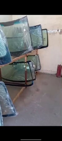 زجاج سيارات • تبديل زجاج سيارات • تصليح زجاج سيارات • تركيب زجاج سيارا...