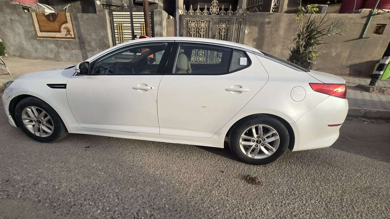 سلام علـيكم اوبتيما مديل 2016للبيع بيها جاملغ صبغ وباردات ثنين بسيطات سياره حلوه طخم تاير جديد حداديه جديده حساسات خلفيه كامرا ماشيه 118k سعرها 135$ وشراي ماتعبه الاتصال ***********
