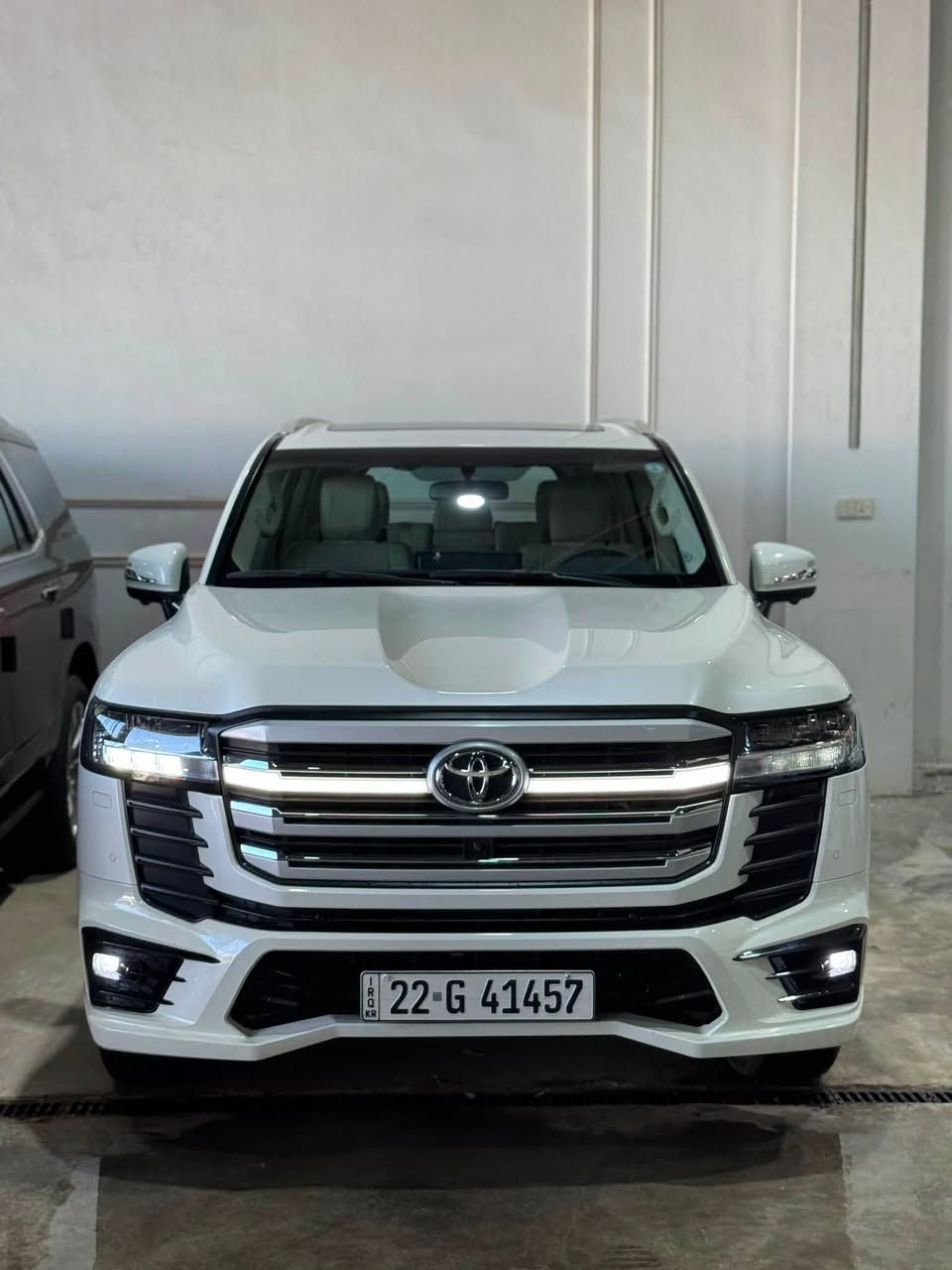 السيارة  : تويوتا لاندكروزر
الموديل : 2024
الفئة     : GX.R Limited 
الحادث : خليجي كفالة عامة 
الرقم     : رقم اربيل الدولي
السعر    : 670$ 
 ________________________________________
🛑 المواصفات  العامة :
♦️محرك  6 سلندر (4.000) تنفس طبيعي
♦️عداد المسافة 32 الف 
♦️اللون ابيض 
♦️ شاشة امامية كبيرة 
♦️شاشات خلفية 
♦️تبريد خلفي 3 قطع
♦️تحكم مقود 
♦️داخل جلد 
♦️ اربع كامرات 
♦️بصمة تشغيل
♦️سايد بريك بصمة
♦️المقاعد كهربائية 
♦️رادار امامي خلفي مانع تصادم
♦️فتحة سقف  
♦️صندوق كهرباء وشفط
♦️ شاحن لاسلكي
♦️كشافات ضباب
♦️انظمة قيادة 
♦️مري شفط
للاستفسار ***********
