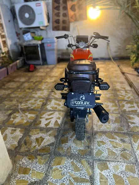 سلام عليكم  للبيع سيفان موديل 25 كفاله عامه
اي نقص مابيه 
مكاني بغداد الشعب 
السعر 800 وبيه مجال 
***********
