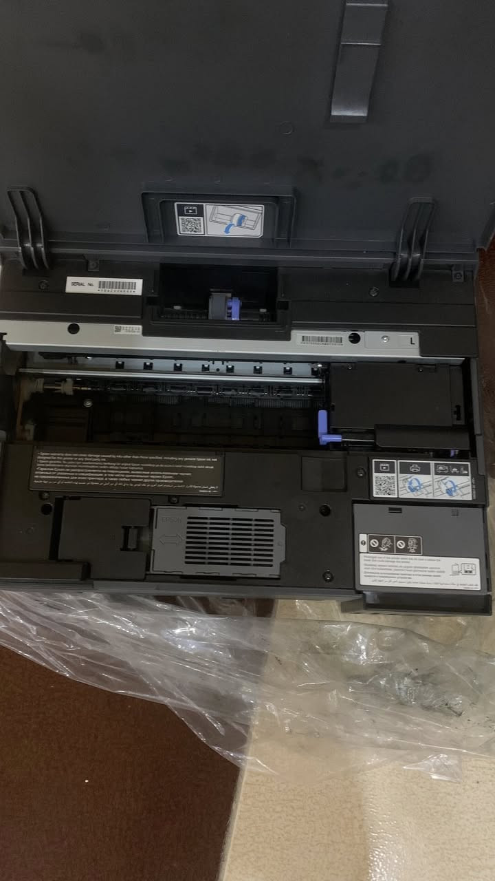 السلام عليكم للبيع طابعه ابسون l8050 جاي اشتغل بيها وطفت ابيعها ع وضعها للتواصل ***********
