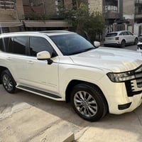 لاندكروزر 2024 ضمان شركة تويوتا ساس تطبيق 3 شاشات مغلفة ppf  وكتاب تضل...