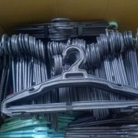 تعاليك ملابس اصليات250 قطعه السعر 50 قفل بسعر الجمله الاستفسار الاتصال...