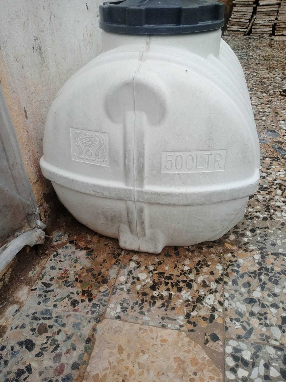 تانكي بلاستك  حجم  500   استعمال اسبوع فقط  سعره 50. الف.    مكاني مدينه الصدر الداخل


**إذا كنت صاحب هذا الإعلان وتريد حذفه لأي سبب، رجاءا أرسل رسالة إلى الدعم الفني**