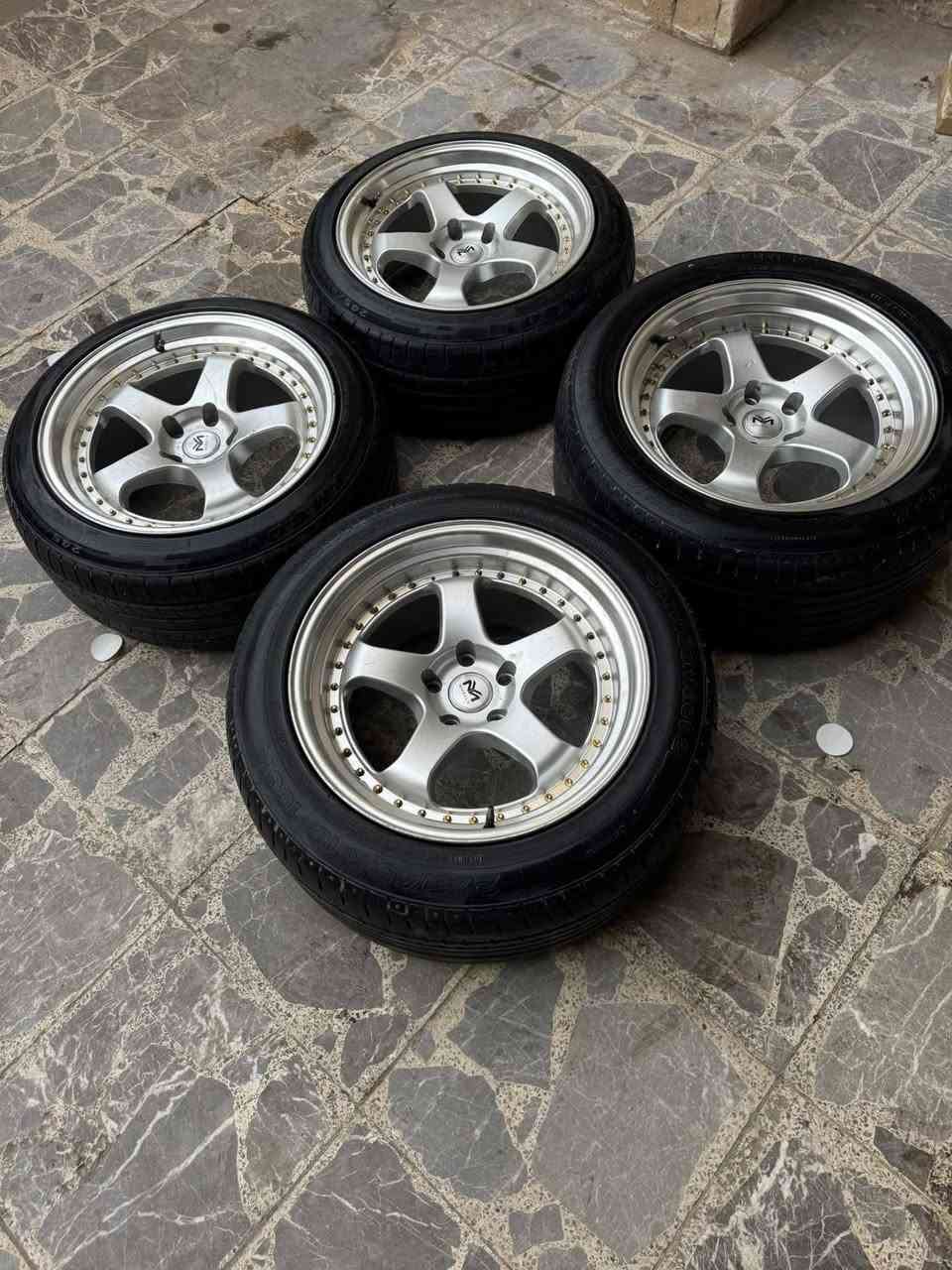 السلام عليكم
تخم work فورجد لايت غرام قياس 18 تو سايز امامي 9.5 خلف 10.5 
سعر 575$ 
يرهم امريكي / ياباني 
موجود شارع فلسطين


**إذا كنت صاحب هذا الإعلان وتريد حذفه لأي سبب، رجاءا أرسل رسالة إلى الدعم الفني**