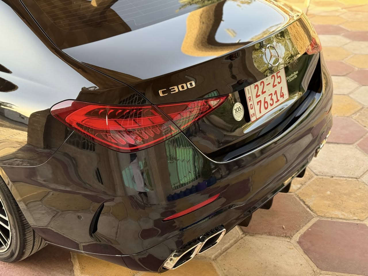 مرسيدس C300 موديل 2024
ماشية 7000 ميل فقط
تترقم جميع محافظات الإقليم

حادث بنيد وجاملغ فقط
وشوية صبغ بباب السايق
عليها كت AMG كامل

المواصفات:
• محرك 4 سلندر تيربو 2000
• كير أوتوماتيك 9 سرعات
• شفتات ستيرن
• إنارة أمامية زينون مع إشارة LED
• كراسي أمامية كهربائية مع تدفئة + تبريد + مساج
• إنارة داخلية محيطية 64 لون
• فتحة سقف
• 5 أنظمة قيادة
• نظام النقاط العمياء
• حساسات أمامية + خلفية + جانبية
• صندوق كهربائي يفتح بحركة القدم 
• اصطفاف أوتو
• شاحن وايرلس
السعر 310$
للاستفسار ‭0771 033 9911‬
