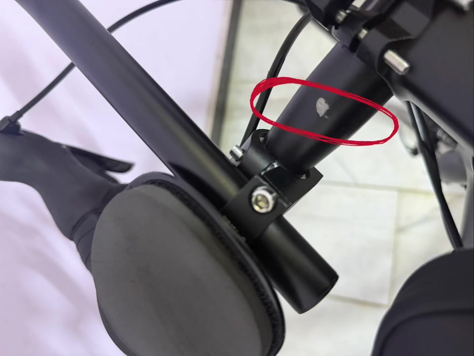 السلام عليكم إخوان العزاء
Goose GT 360 دراجة نوع. 

700c

بلكامل المنيوم امانه جديدة كلش نظافه 100‎%‎ بس هذن الشخطات بيهة مئشر  عليهة يمكن طالع بيهة مرتين او ثلاثه مرات
مكاني زيونة 
ابيع بدون اكسوارات. سعر قفل 300الف

لتواصل ***********
