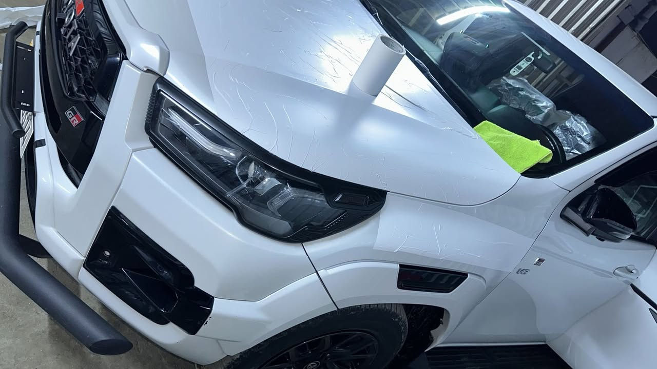 سلام عليكم 
سياره بيكم تويوتا هايلوكس GR 
موديل 2023
فول مواصفات 5 كامرات 
مري شفط كشنات جلد كشنات كهرباء
شاشه تحكم ستيرن حساسات أمامي و خلفي 6 سلندر 2 قطع تبريد 
رقم شمالي ماشية 60
مكان السيارة بغداد البلديات 
رقم ***********
السعر 380 وبيه مجال 
بيه بنيد نصه صبغ باقي كفاله
