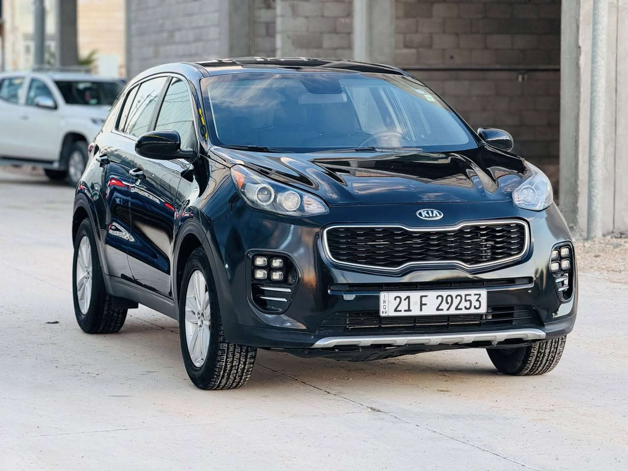 كيا سبورتج موديل 2017 وارد امريكي حادثه جاملغ امامي وحافة البونيد بدون دواخل رقم سليمانيه بسمي تريد وكاله تريد تحويل مواصفات شاشه وكامره تبريد خلفي محرك 2500 ويل كب بلادي السعر 147 وبي مجال مكان السياره خانقين ***********
