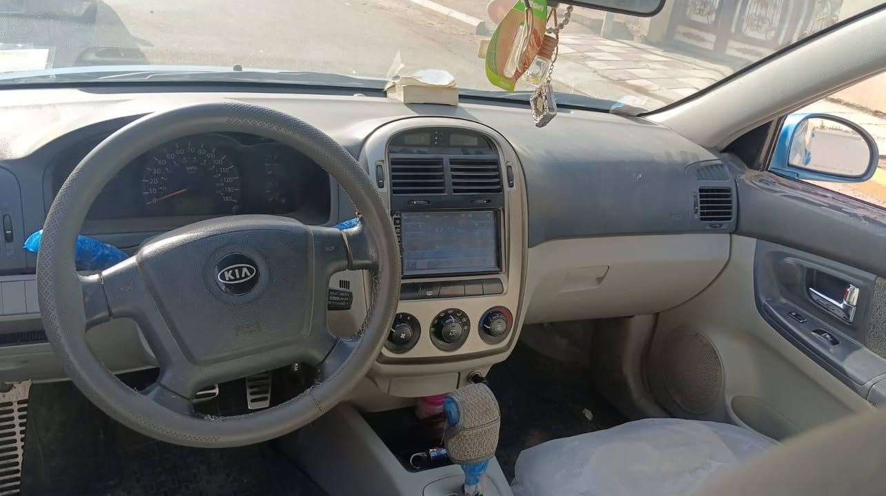 السلام عليكم
كيه سبكترا 2005 للبيع او مراوس حسب 

سياره جديده كلش صبغ عام ماشيه 166حيقي رقم دولي ذي قار 

تبريد محرك كير وحداديه شرط مكاني ناصريه مركز السعر خاص رقم ***********
