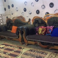 تخم • ١٠ مقاعد • بي مجال