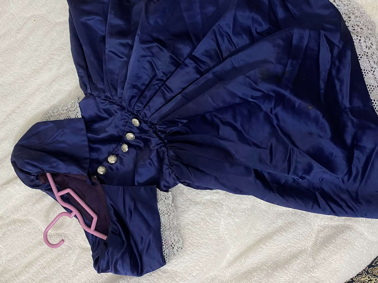 فستان ستن ق ٤ سنوات سعره ٨  شي ان


**إذا كنت صاحب هذا الإعلان وتريد حذفه لأي سبب، رجاءا أرسل رسالة إلى الدعم الفني**