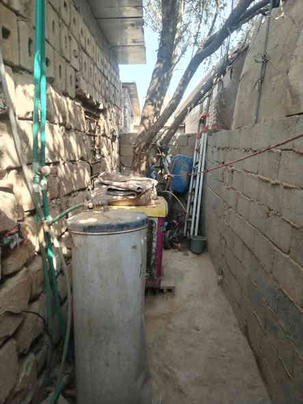 السلام عليكم بيت تجاوز في حي النصر قرب محطه السلطاني ثالث بيت عن الشارع السعر مليون ونص قفل مستعجل ع البيع بس سندويج مليون وربع ماخذه وامانه الله لا اجه احد بلغنه ولا ابد ***********
