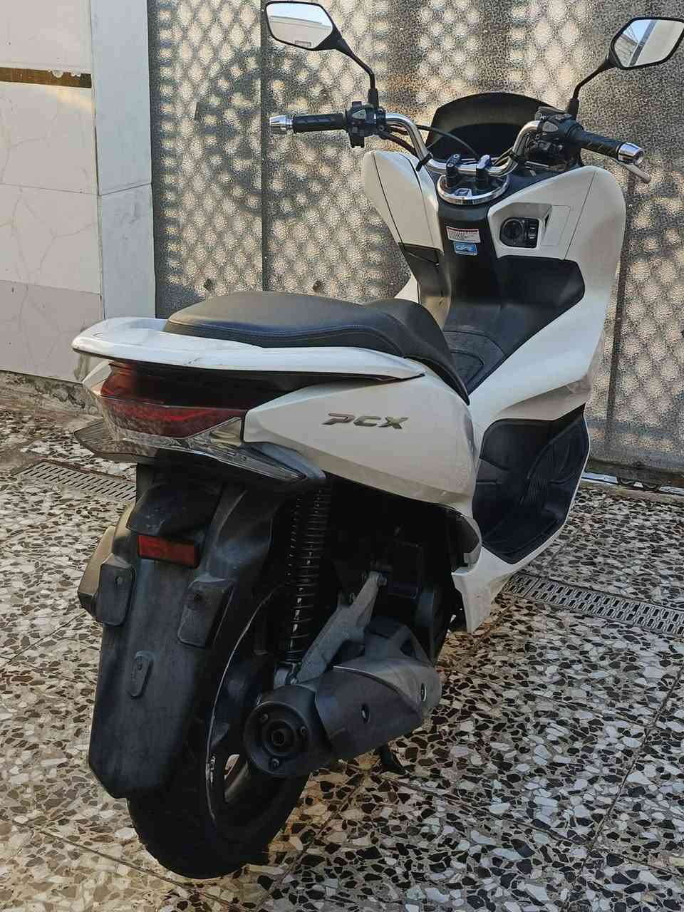 سلام عليكم بي سي اكس جيل الثالث
وارد كوري مكفولة كفاله عامه 
ماشيه 49 الف لون أبيض صدفي
مكينه كلجات خير من الله ستان حساس
حساس زدحام شرط كله اصلي
سكن بغداد حي النصر   ***********
