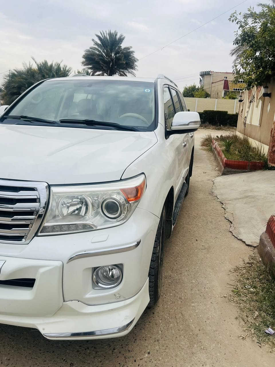 لاندكروز موديل ١٤
مكفولة من الصبغ والتبديل
ماشية ١٥٠ 
رقم بغداد انكليزي
مكان السياره 
بابل . 
رقم
***********
