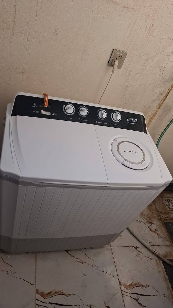 من رخصه الادمن عندي طباخ وغساله كلش نضيفات رايدهن ب٢٥٠وبي مجال اتصال *********** المكان دور الزراعه الثالثه
