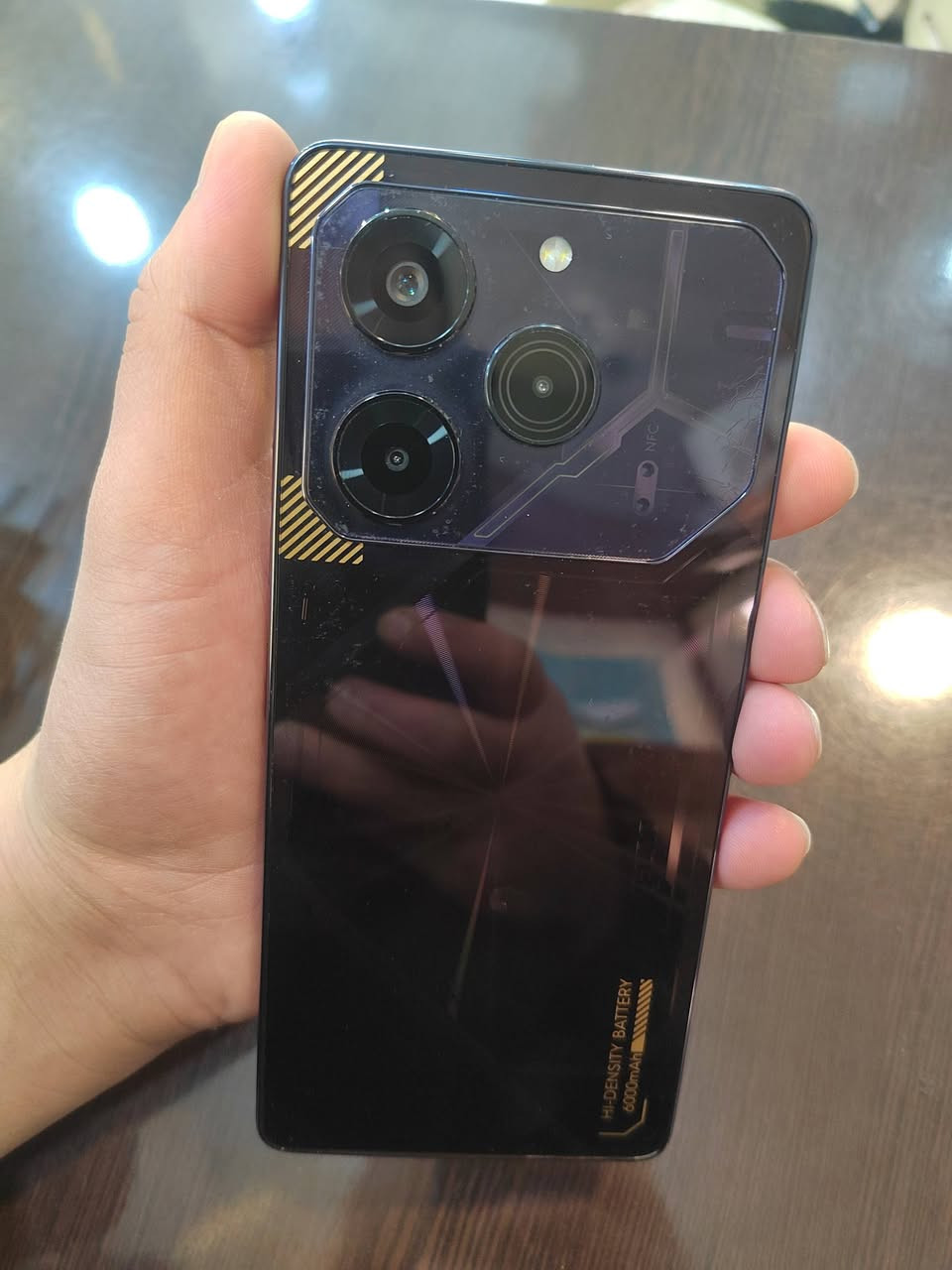 السلام عليكم جهاز تكنو بوفه 6 برو 5gذاكره 256 رام 24 /12+12  مستخدم حيل نضيف شرط جلخ مابي  فقط شاحنه الاصليه 70W بدون كارتون يدعم ببجي 60 فريم سماعات ستيريو حجم البطاريه 6000 ملي سعر الجهاز 200 الف مكاني جانب الأيمن حي 17 تموز ***********
***********
