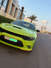 جارجر sxt plus : موديل : 2023 وارد امريكي : حادثهة جاملغ وبنيد  لون مم...